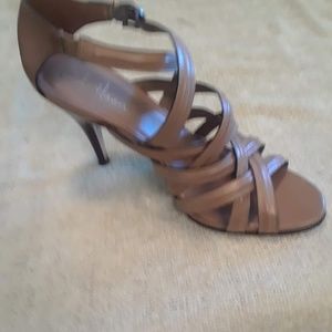 Strappy high heel beige sandals